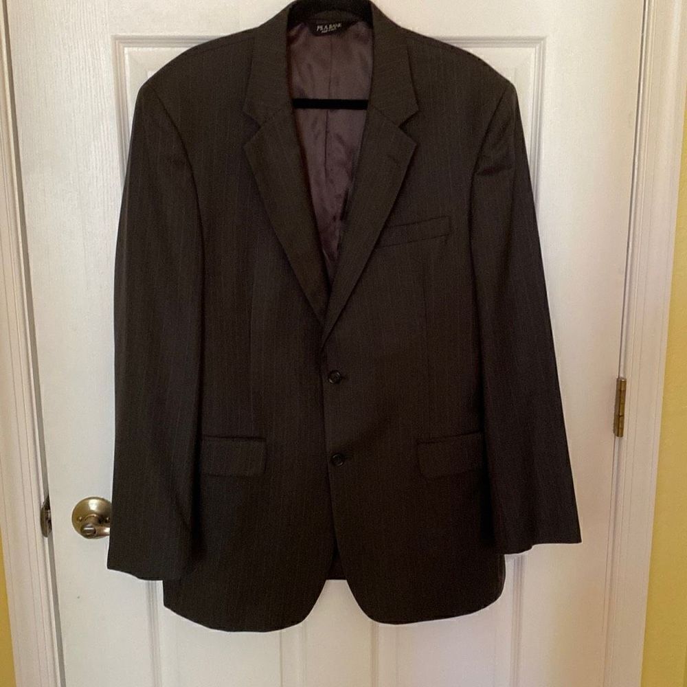 Jos A Banks Mens Charcoal Gray Pinstriped Blazer, Size 43L